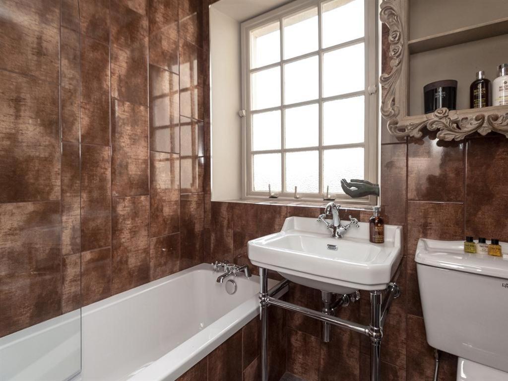 Canongate Luxury Homestay Единбург Екстер'єр фото